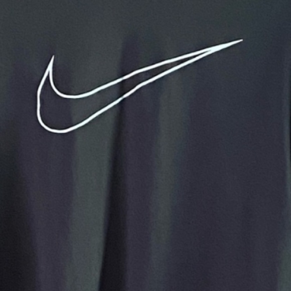 Nike shirt - Picture 3 of 3